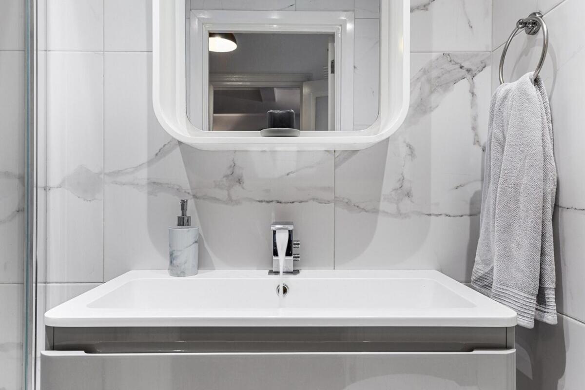 Central London Luxury, Relaxing Apartment! 2 Mins From Paddington Station! Room photo